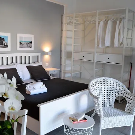 Arneo Terra Del Sole Bed & Breakfast Torre Lapillo