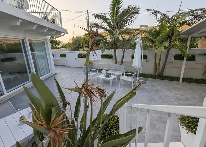 Arneo Terra Del Sole לינה וארוחת בוקר 4*